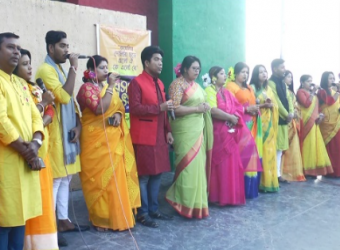 শিল্পীর কবিতা আবৃত্তির মাধ্যমে বসন্তবরণ